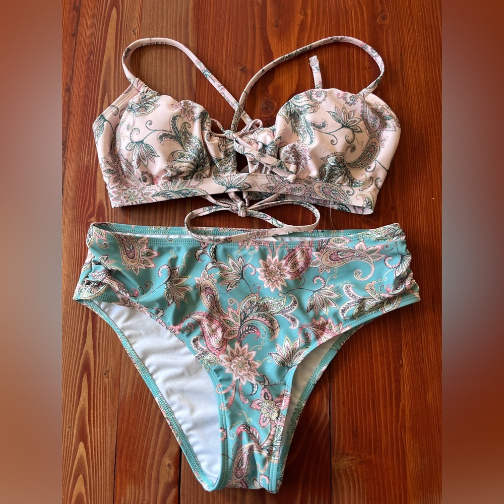 Cupshe Arty Petals Shirred Lace Back Bralette & Mid Ride Bikini Bottom Set - Picture 6 of 11
